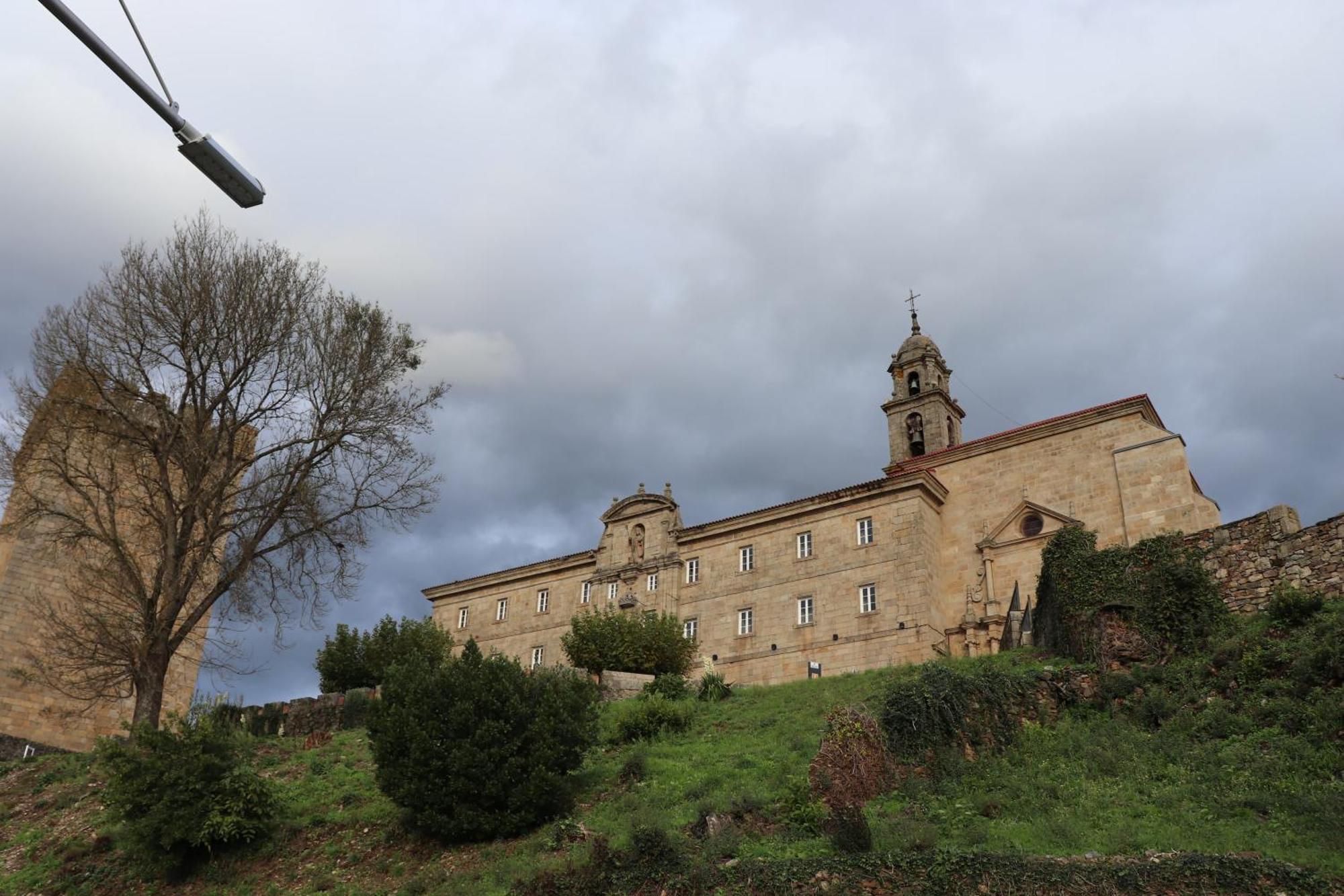 Acogedor Apartamento Ribeira Sacra Monforte De Lemos Bagian luar foto